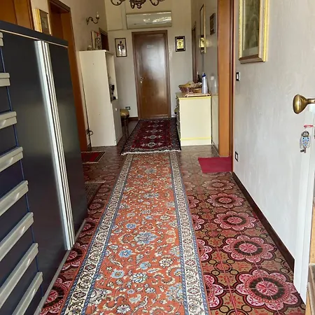 Comodissimo Vicino A Venezia Alloggio in famiglia